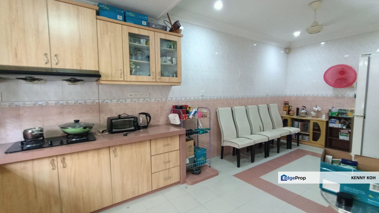 1.5 Storey Terrace House @ Taman Kasawari Bandar Puchong Jaya, Puchong, Selangor, Puchong