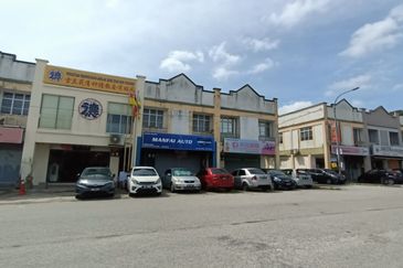 1st office Intermediate unit office, Taman Perindustrian Kinrara