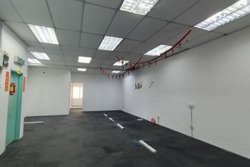1st office Intermediate unit office, Taman Perindustrian Kinrara