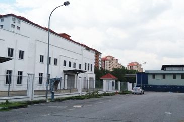 2 Storey Detached Corner lot Factory, Taman Perindustrian Kinrara