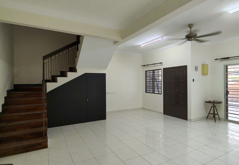 2 Storey Terrace House, Bandar Puteri 12 Puchong, Intermediate terrace house Behind Extended