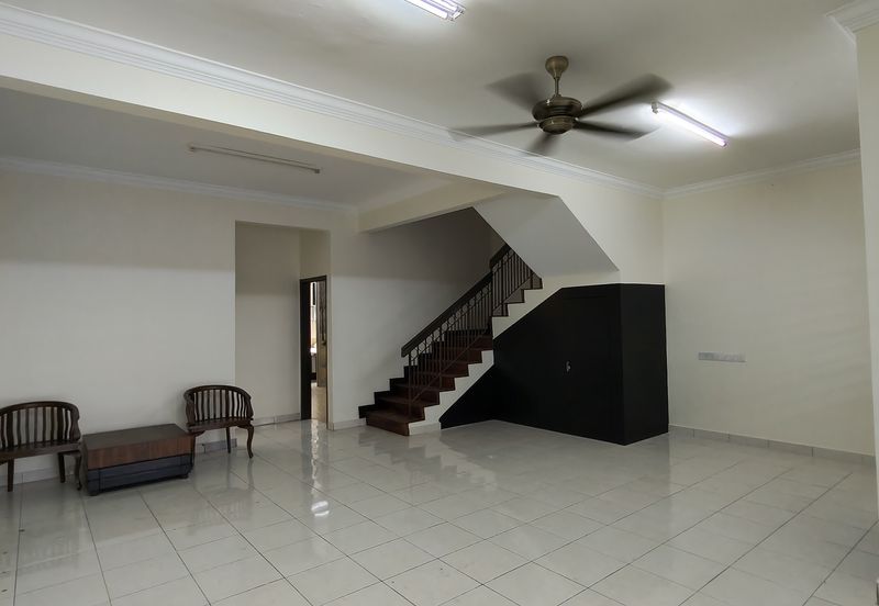2 Storey Terrace House, Bandar Puteri 12 Puchong, Intermediate terrace house Behind Extended