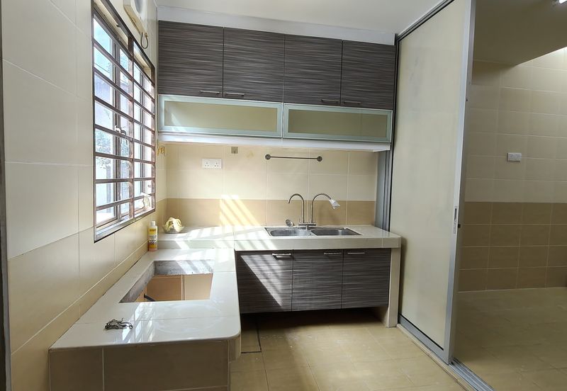 2 Storey Terrace House, Bandar Puteri 12 Puchong, Intermediate terrace house Behind Extended