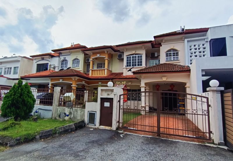 2 Storey Terrace House, Bandar Puteri 12 Puchong, Intermediate terrace house Behind Extended