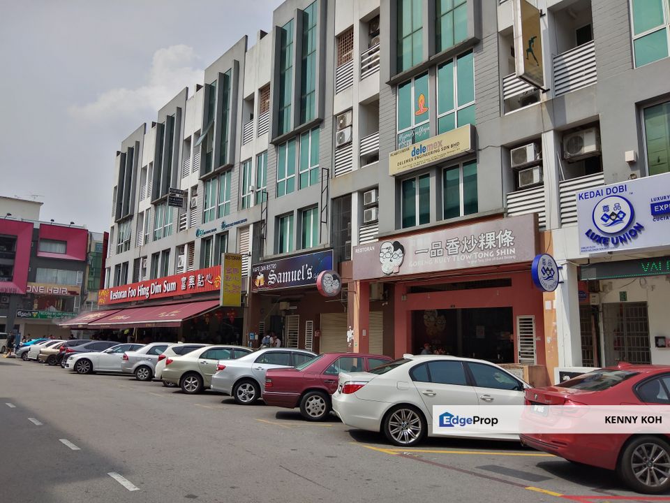 4 sty shop face main road, Bandar Puteri, walking distance to LRT, Selangor, Puchong