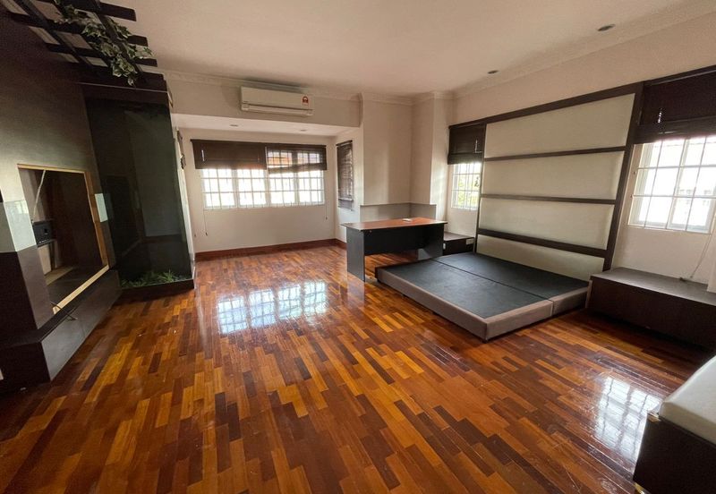 Bandar Puteri Puchong, Puteri 8