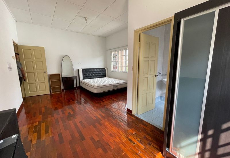 Bandar Puteri Puchong, Puteri 8