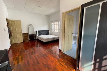 Bandar Puteri Puchong, Puteri 8