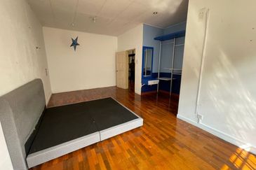 Bandar Puteri Puchong, Puteri 8