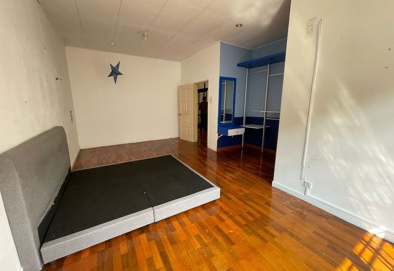 Bandar Puteri Puchong, Puteri 8