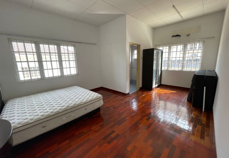 Bandar Puteri Puchong, Puteri 8