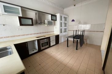 Bandar Puteri Puchong, Puteri 8