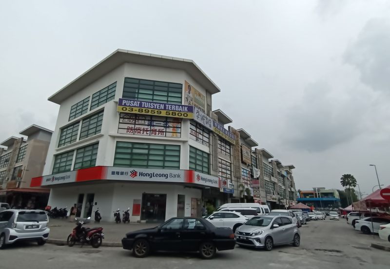 32 Avenue, Bukit Serdang