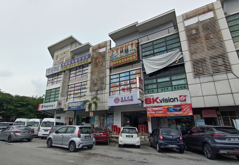 32 Avenue, Bukit Serdang