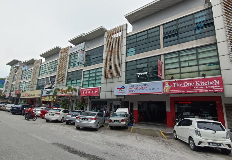 32 Avenue, Bukit Serdang