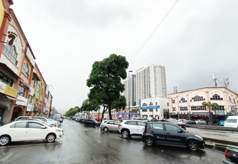 Pusat Perdagangan Seri Kembangan