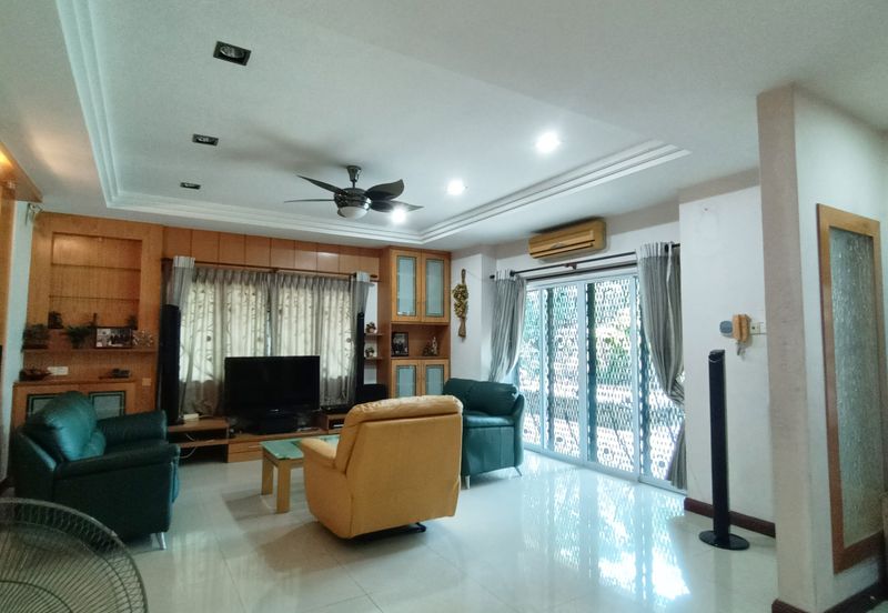 Bandar Puteri 8 - 2 Storey Semi-Detached House Corner large land