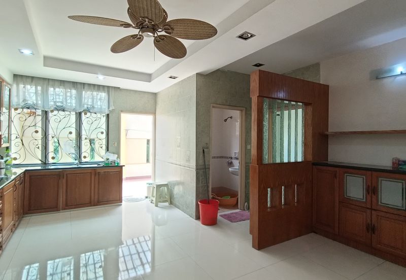 Bandar Puteri 8 - 2 Storey Semi-Detached House Corner large land