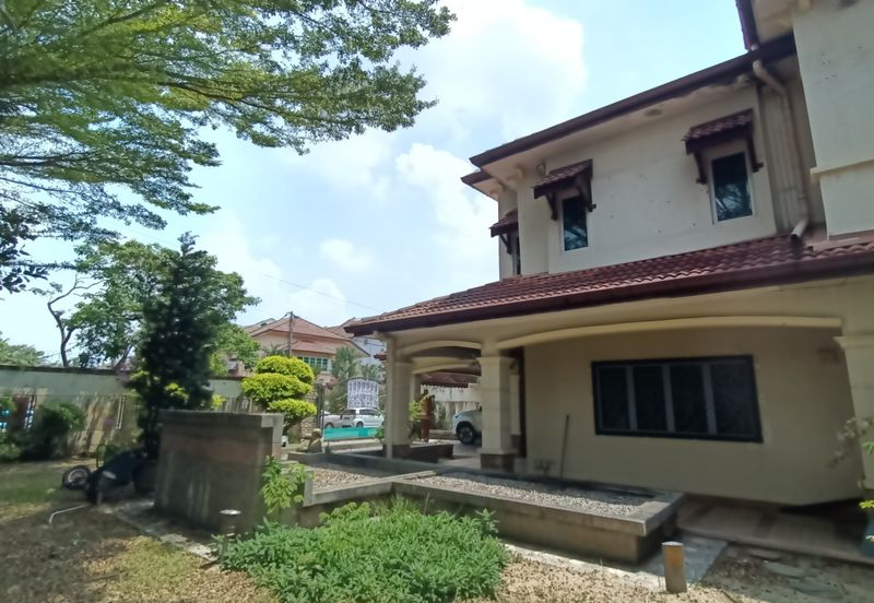 Bandar Puteri 8 - 2 Storey Semi-Detached House Corner large land