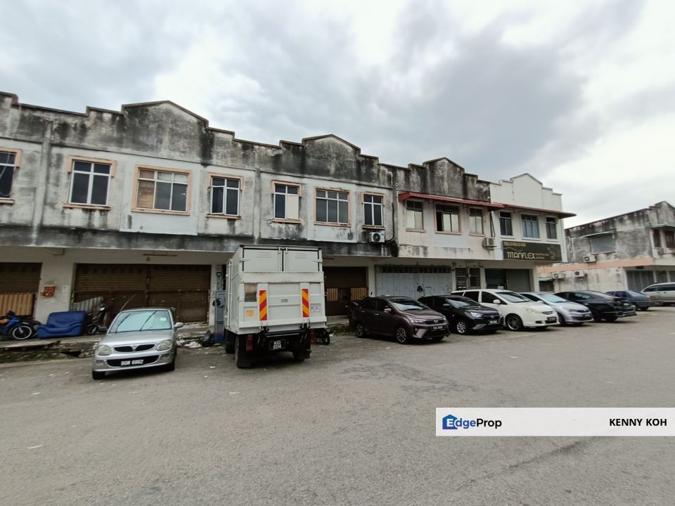 1.5 Storey Link Factory, Taman Perindustrian Kinrara, Selangor, Puchong