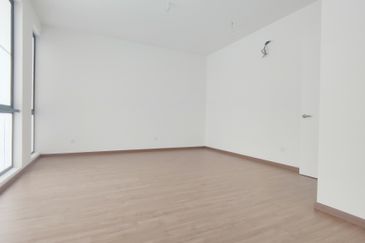 Lucent Residence @ twentyfive.7