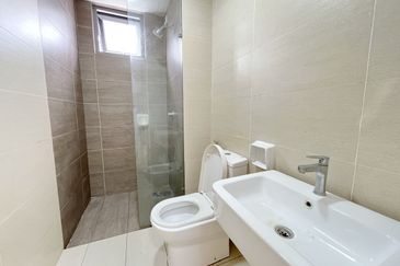 Gravit8 @ Klang South