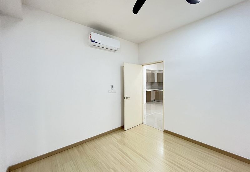 Gravit8 @ Klang South