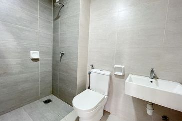 Gravit8 @ Klang South