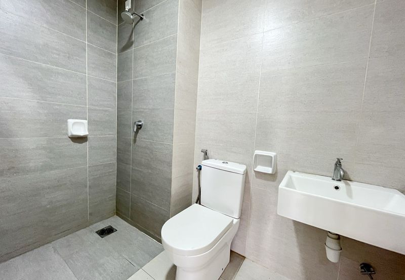 Gravit8 @ Klang South