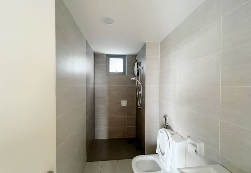 Gravit8 @ Klang South