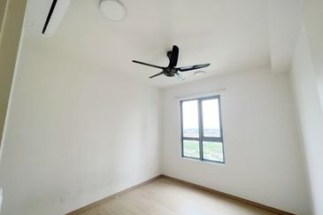 Gravit8 @ Klang South