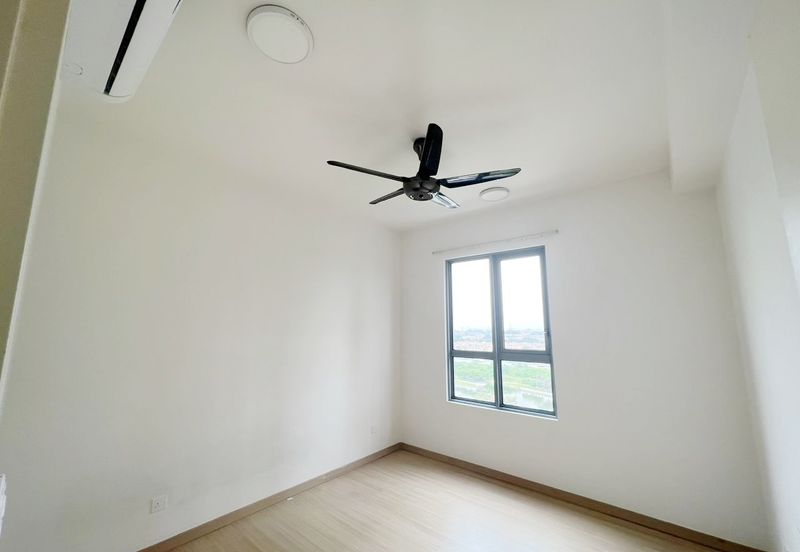 Gravit8 @ Klang South