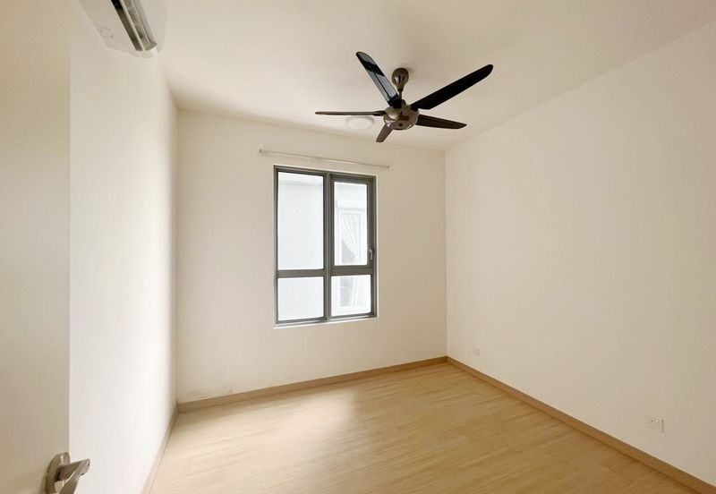 Gravit8 @ Klang South