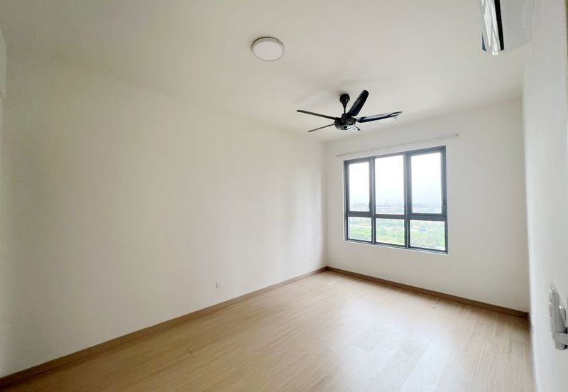 Gravit8 @ Klang South