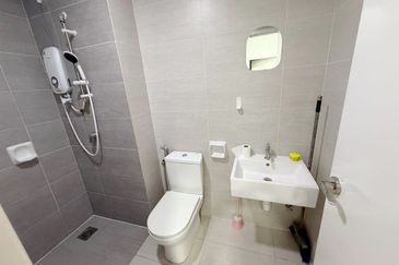 Gravit8 @ Klang South