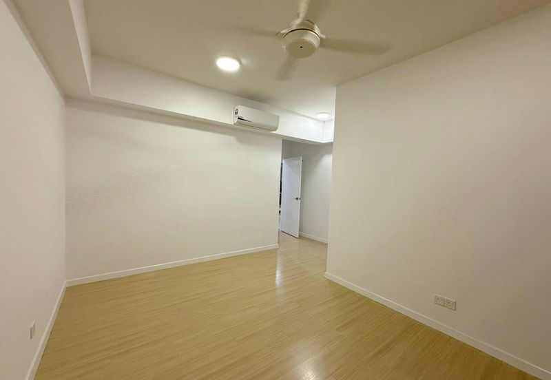 Gravit8 @ Klang South