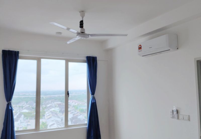 The Tresor @ Gravit 8 *