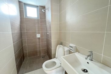 Gravit8 @ Klang South