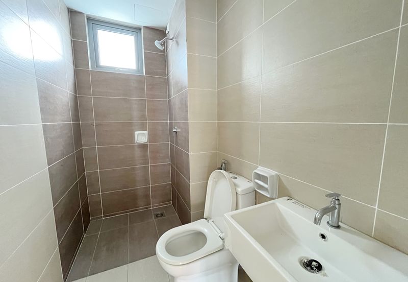 Gravit8 @ Klang South