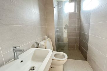 Gravit8 @ Klang South