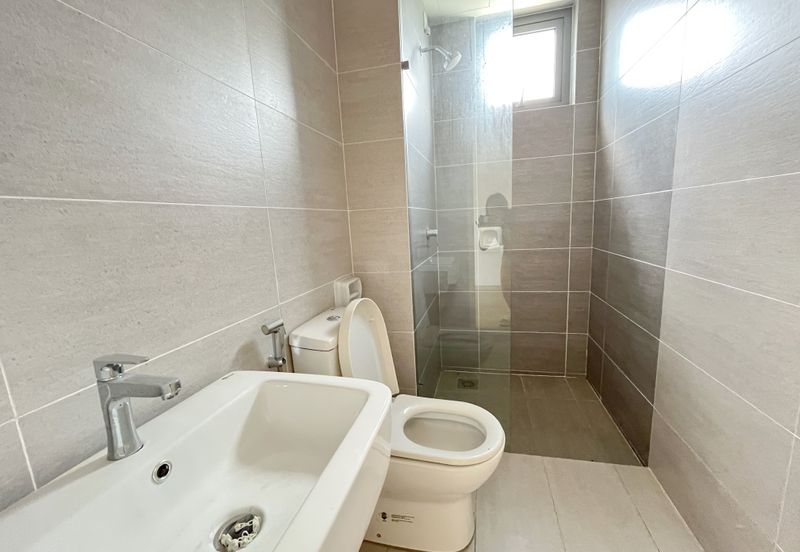 Gravit8 @ Klang South