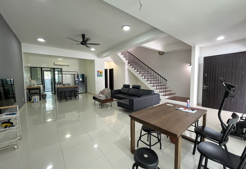 Duta Villa, Setia Alam