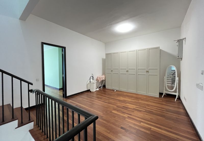 Duta Villa, Setia Alam