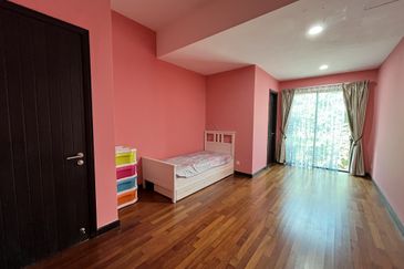 Duta Villa, Setia Alam