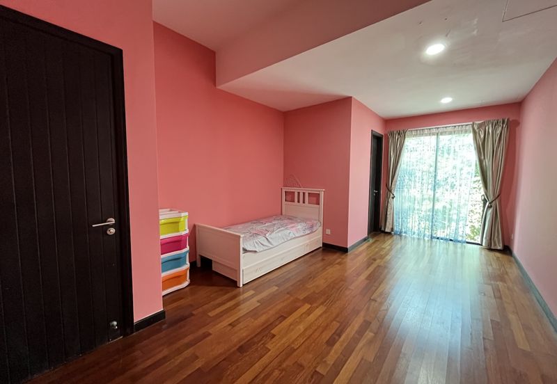 Duta Villa, Setia Alam