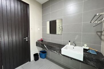 Duta Villa, Setia Alam