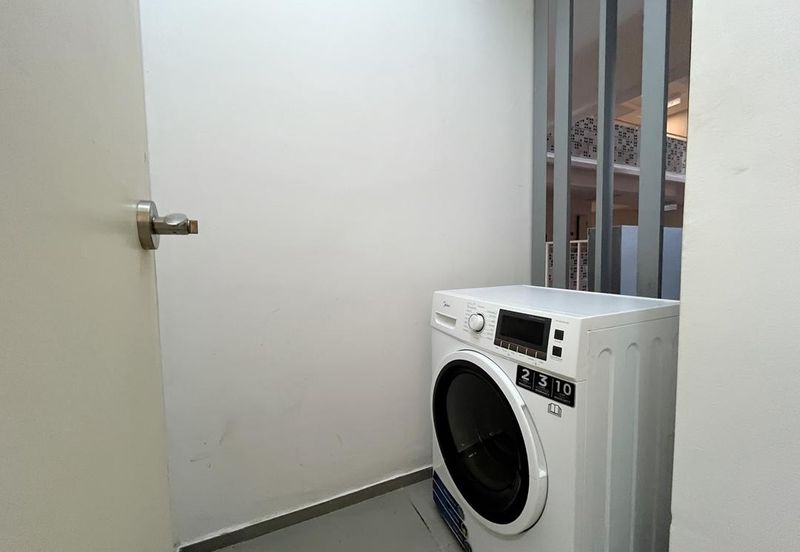 Gravit8 @ Klang South