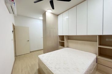 Gravit8 @ Klang South