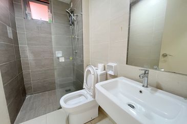 Gravit8 @ Klang South