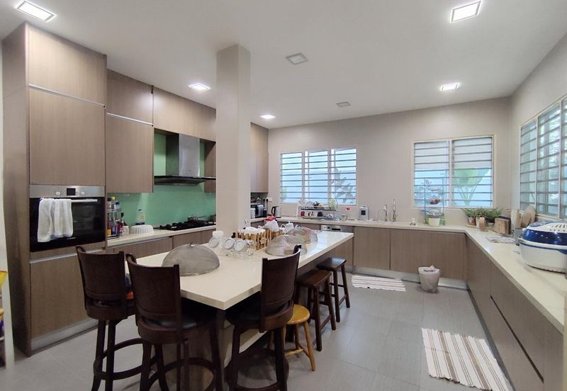 USJ Avenue @ USJ Heights